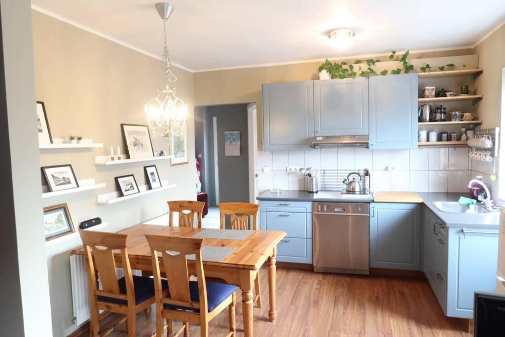 Warm And Welcoming Flat Downtown Akureyri Apartment ภายนอก รูปภาพ