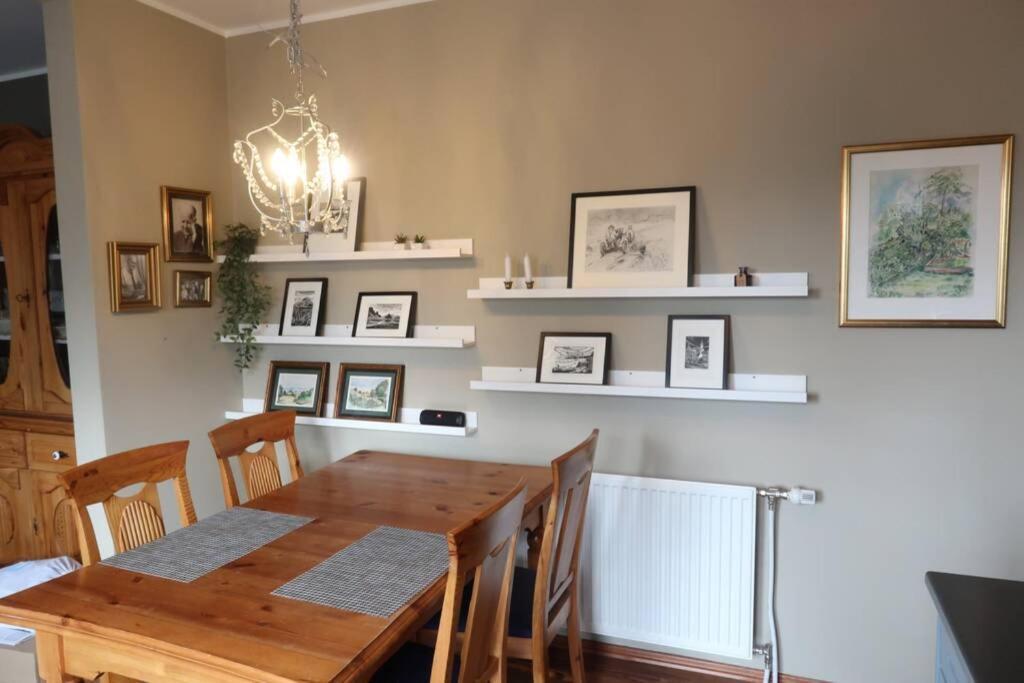 Warm And Welcoming Flat Downtown Akureyri Apartment ภายนอก รูปภาพ